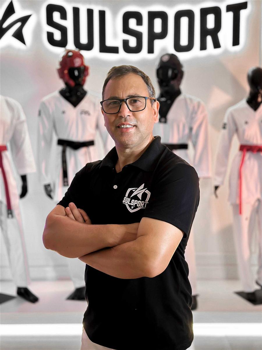 Grão Mestre Odair, criador do sistema SPE, na fábrica da Sulsport